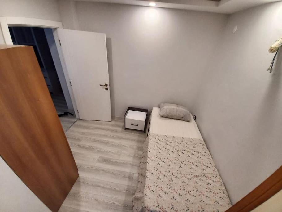 2+1 Full Furnished Flat Near To Sea For Rent Daire *